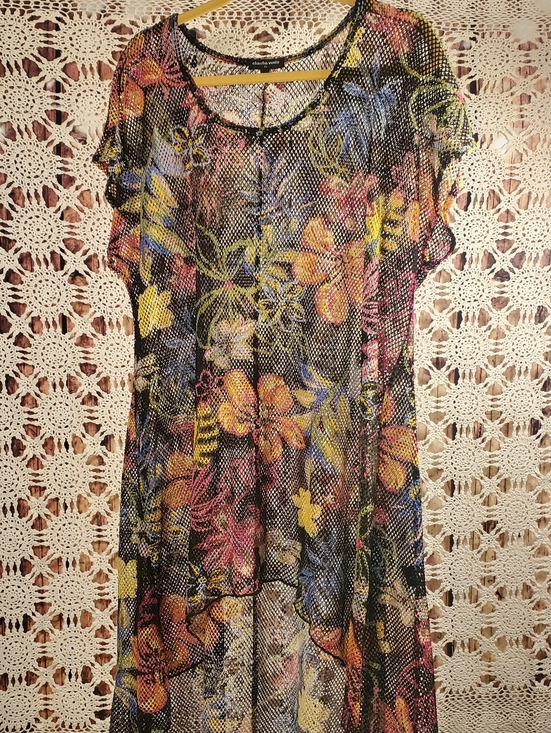 cha cha vente Tops - NWOT Floral Mesh Overlay Top with Black Base
